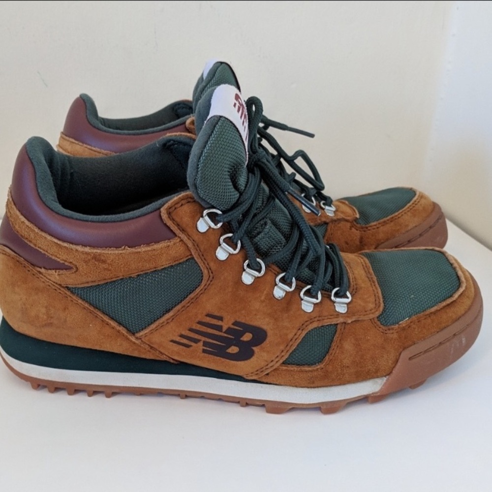 New balance hiking sneaker